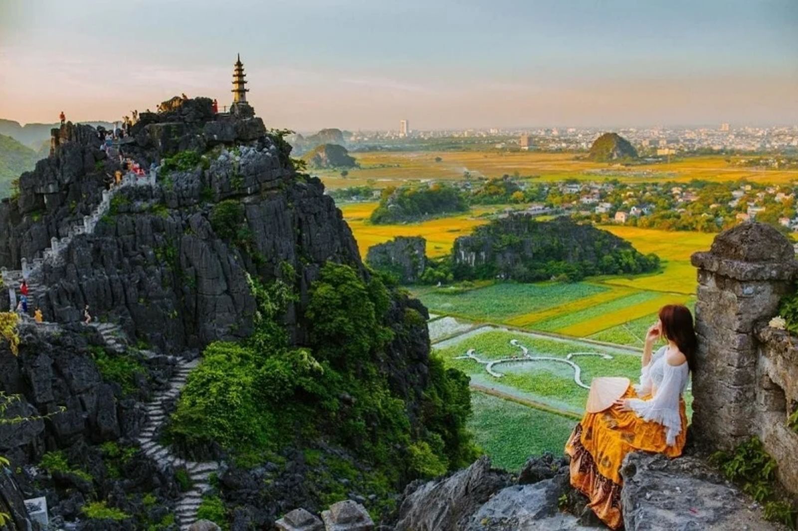 CỐ ĐÔ HOA LƯ – TRÀNG AN – HANG MÚA